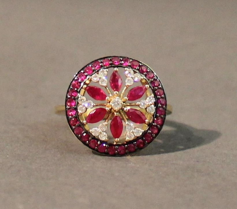 Bague Ronde Or Jaune 18 K 750 Oo Sertie De 6 Rubis Taille Navette 0