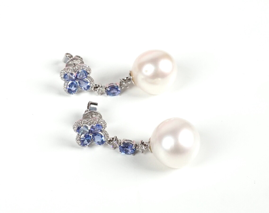 Jolies Boucles D Oreilles Articul Es En Or Blanc K Oo Form Es